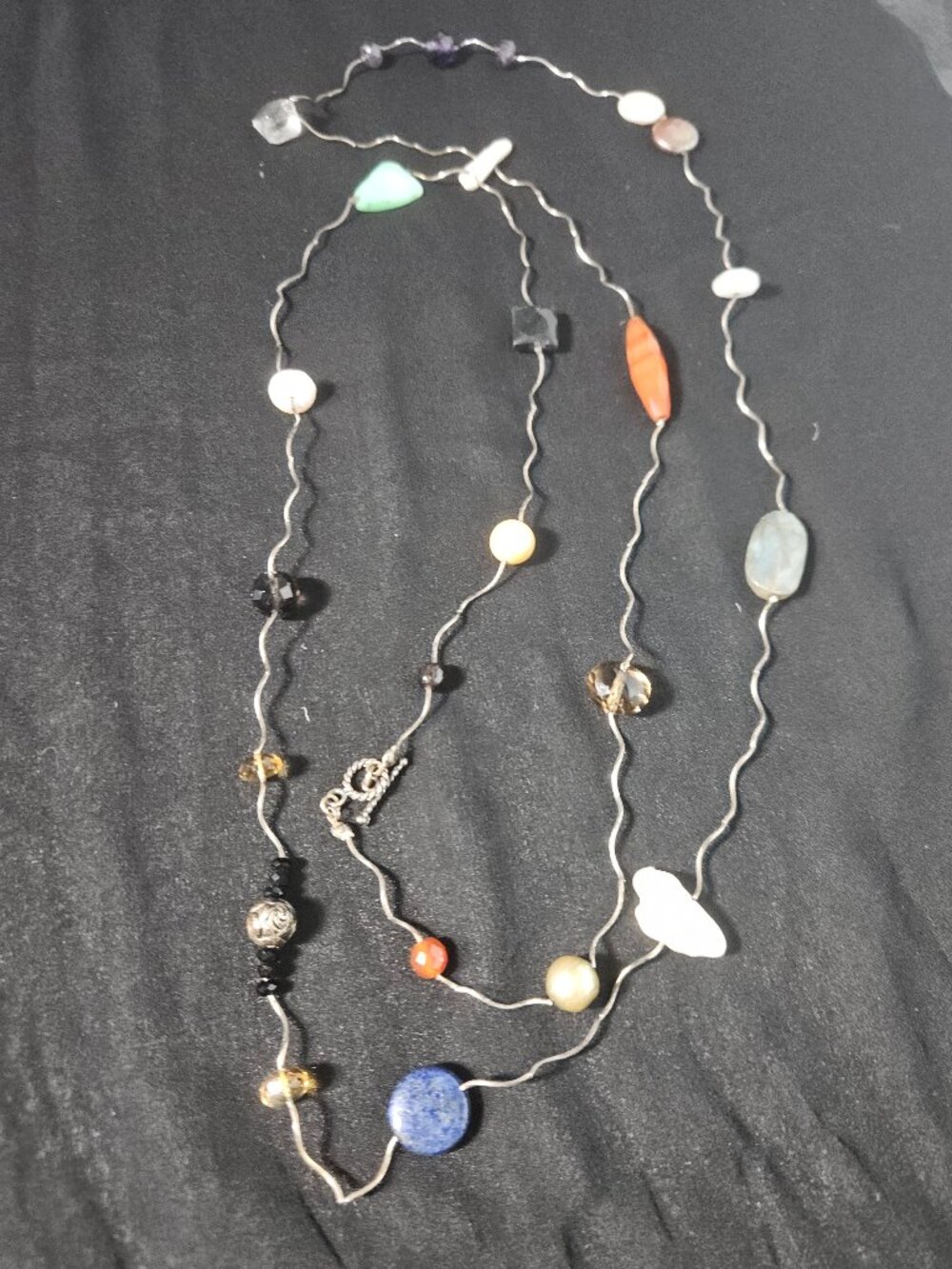 BOHEMIAN STYLE DESIGN NECKLACE WITH GEMSTONE BEADS ON A METAL CHAIN
